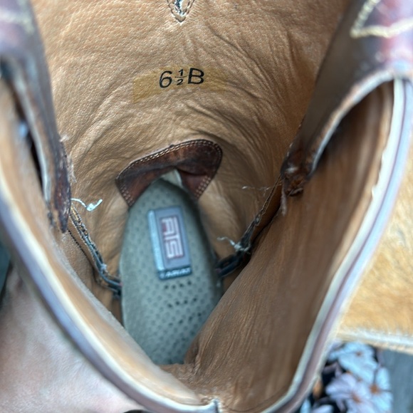 Ariat 6.5 cognac color women’s western boots - Picture 9 of 9